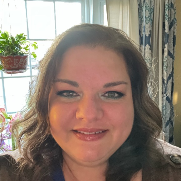 Meet your Posher, Allison - Picture 2 of 6